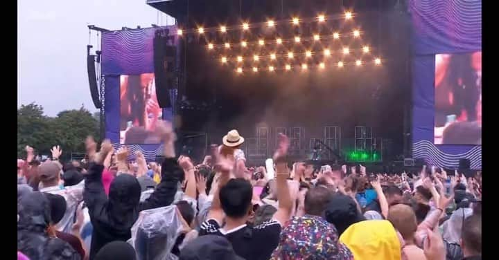 カサビアンのインスタグラム：「What just happened??? TRNSMT 23 🔥🔥🔥🔥🔥🔥🔥🔥🔥🔥🔥🔥🔥🔥🔥🔥🔥🔥🔥🔥🔥🔥🔥🔥 @trnsmtfest」