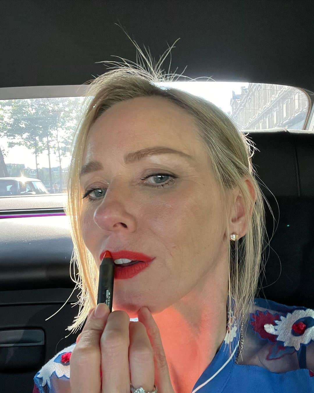 のインスタグラム：「A taste of Paris; indulgent ingredients mixed for every exquisite bite: Start with a vibrant red lip, add a generous serving of rich food and don't forget to check the hair! A sprinkle of pastries and subtle dash of shameless product placement just for a spicy kick. Add a healthy smattering of daytime naps after a sniff of fancy fresh flowers. Shake up elaborate cocktails and celebrate a special birthday ❤️. Don't forget to savor a favorite sandwich. And to top it off, stir in 8 1/2 ml of Fellini and leave feeling over-served. Oh Paris, your decadence never fails to amaze 🇫🇷. Farewell, until we meet again ❤️❤️❤️.」