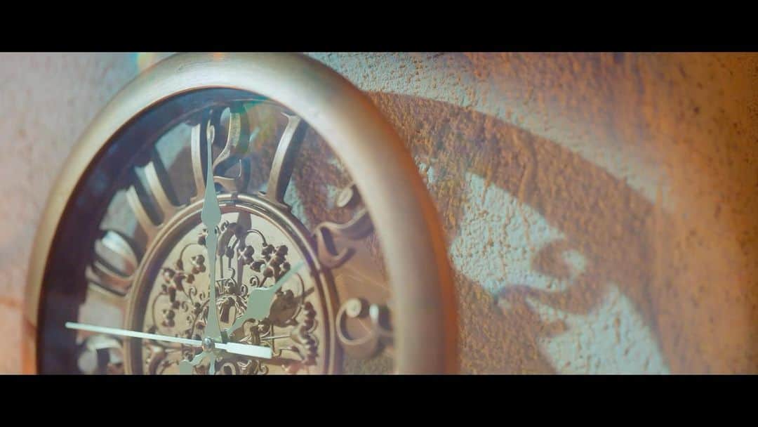 月に足跡を残した6人の少女達は一体何を見たのか…のインスタグラム：「🌙Music Video公開🌙  月に足跡を残した6人の少女達は一体何を見たのか... 『My Monster』 Music Videoが公開‼  ぜひCheckしてください✨ youtu.be/8Us9sSxn1Yo  #ツキアト #名前長すぎアイドル」