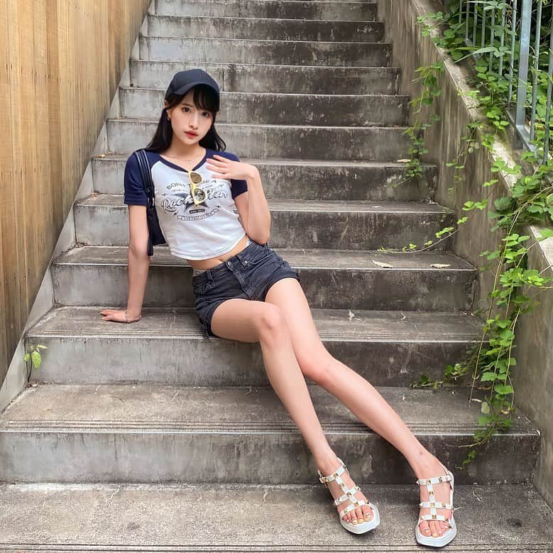 藤川らるむのインスタグラム：「Love me ?」