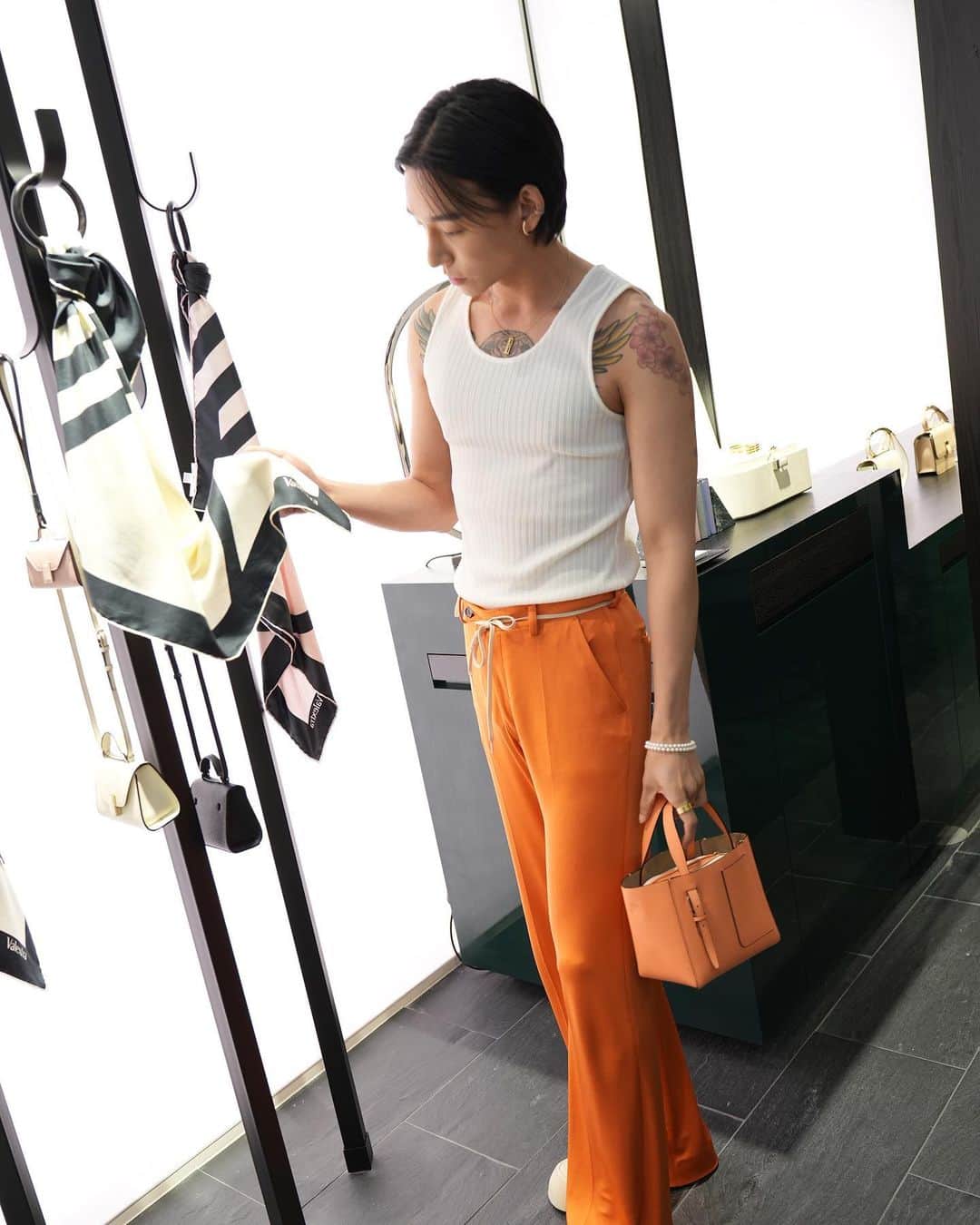 Noah（ノア）のインスタグラム：「@valextra in Kyoto   #TaikiNoah#valextra」