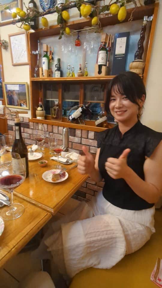 真田まことのインスタグラム：「初体験…😳❤🍷⁡⁡ ⁡すごく貴重なお店でとても素敵なお食事会に参加させていただきました🍴✨ ⁡すべての巡り合わせに感謝🙏 ⁡ #デキャンタージュ #ポアラー #ワイン #WINE⁡ ⁡」