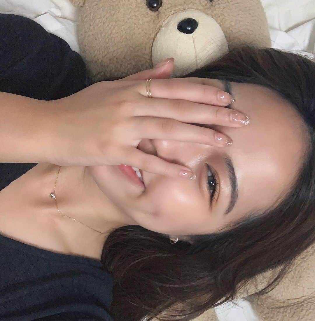 武藤ジャスピンさんのインスタグラム写真 - (武藤ジャスピンInstagram)「@blancotokyo のハートネックレス シンプルで可愛いから仕事の時よくつけてる🎗️  すっごい顔と目が浮腫んでたのでネイル自慢ポーズ^_^  #blancotokyo #金属アレルギー対応 #サージカルステンレス #ゴールドアクセサリー #ワンホンネイル」7月9日 21時11分 - _jasmuts