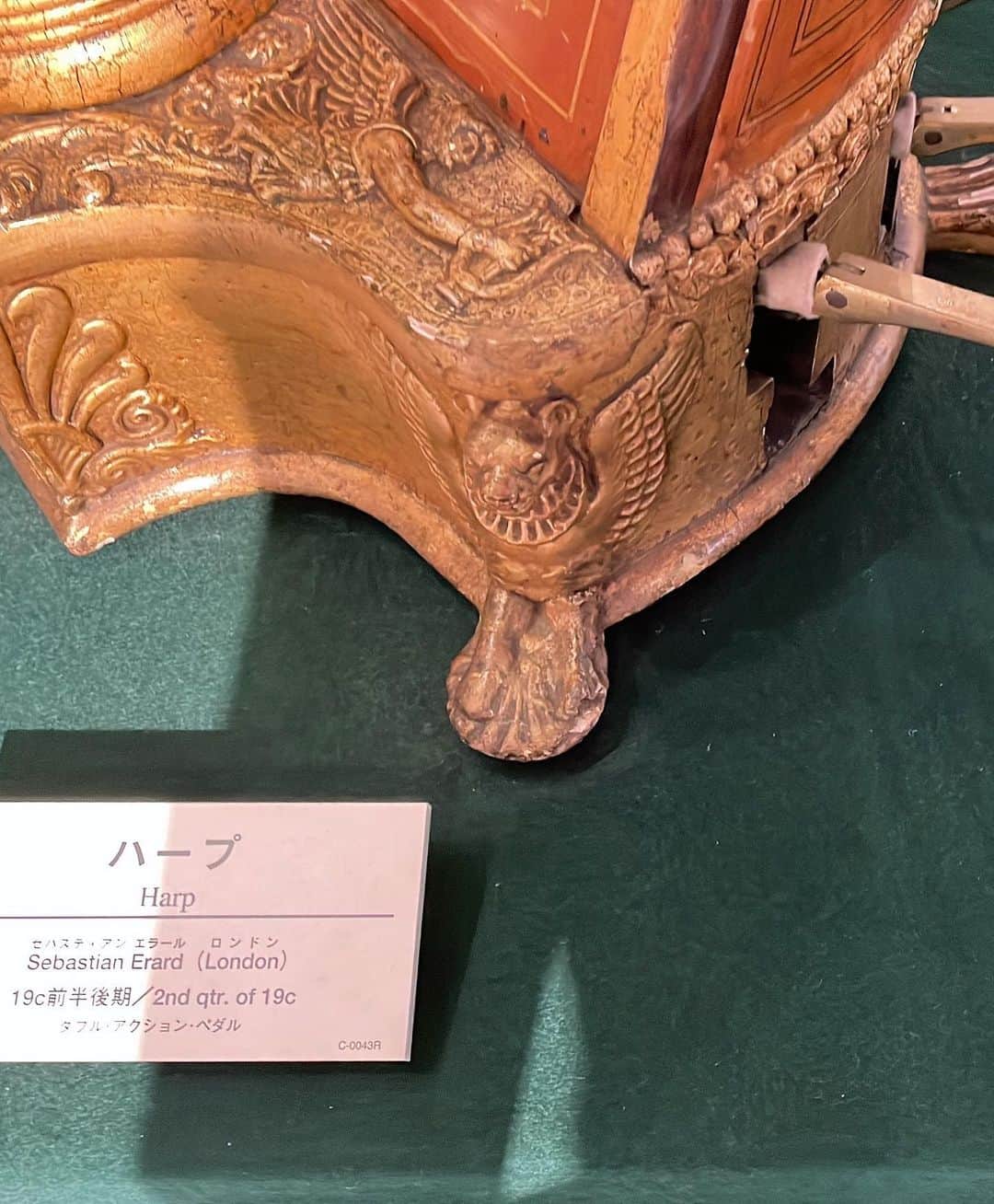 松岡みやびさんのインスタグラム写真 - (松岡みやびInstagram)「#楽器博物館 #浜松 #静岡県  ハープがたくさん🤍🤍🤍  静岡県の生徒さんに教えていただき  行ってきました✨  最後から2枚目は  聖書のなかでダビデ王が弾いていた  10弦竪琴の形だそう！  紀元前からあったハープが現在もなお  人の心を癒し続けている✨  琴線に触れる、の意味がわかったような気がしました👼」7月9日 21時34分 - miyabi_matsuoka