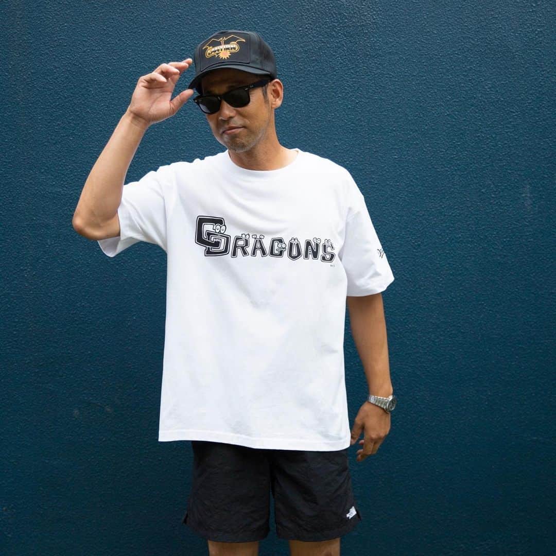 英智のインスタグラム：「英智Tシャツはpedestrianにて13日、14日と先行発売させていただく予定でおります。  その後…7月17日（月曜日）よりネット販売へと移行させてもらう予定です。  心待ちにしてくださっている皆様よろしくお願い致します。 いつもありがとうございます。  ※着用サイズはX Lサイズです。  #ペデストリアン名古屋  #cdragons #dragons #中日ドラゴンズ #嬉しい楽しい大好き」