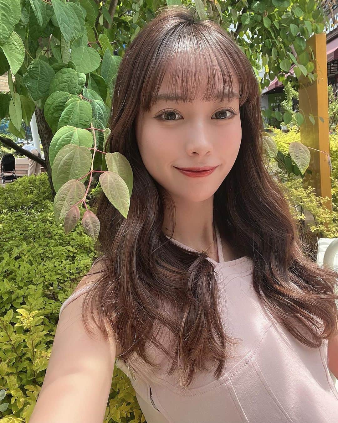 岡島彩花のインスタグラム：「今週もお疲れ様でした🫠🩷  今日１日撮影だったんだけど 久しぶり着物着れて嬉しかった！✨  またデーター届いたら載せます🐝  #ブライダル撮影  #レースクイーン #ボレジョ」