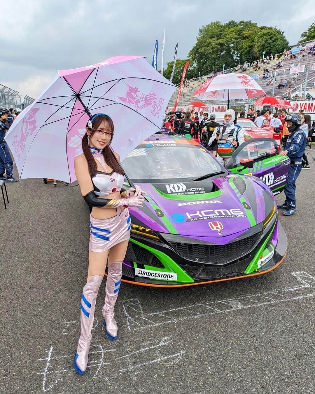 霧島聖子さんのインスタグラム写真 - (霧島聖子Instagram)「スーパー耐久 第3戦 SUGO🚗 ST-Xクラス KCMG 202号車 EVA RT TEST TYPE-01 KCMG NSX GT3は 4位でチェッカーを受けました🏁 S耐は菅生限定のスポット参戦だったので貴重な機会に 会いに来てくれた皆さんありがとうございました‼️ チームKCMGの方々も気さくでとても優しくして下さって2日間本当に楽しかったです😊 S耐は今回のみでしたが引き続きエヴァンゲリオンレーシングの応援も宜しくお願いしますね💕︎  #evaracing  #kcmg  #スーパー耐久  #えすたい  #S耐  #エヴァンゲリオンレーシング  #エヴァレーシング  #真希波マリイラストリアス役 #スワイプしてね  #マリ役  #スポーツランドsugo  #SUGO  #菅生」7月9日 21時54分 - seiko_kirishima