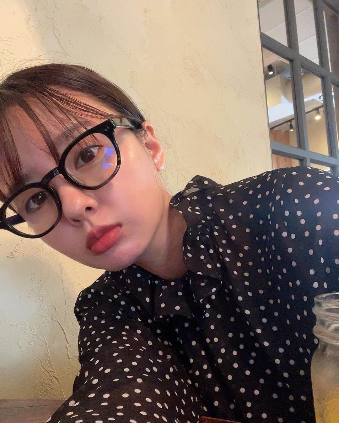 山田菜々のインスタグラム：「だてめがね👓」