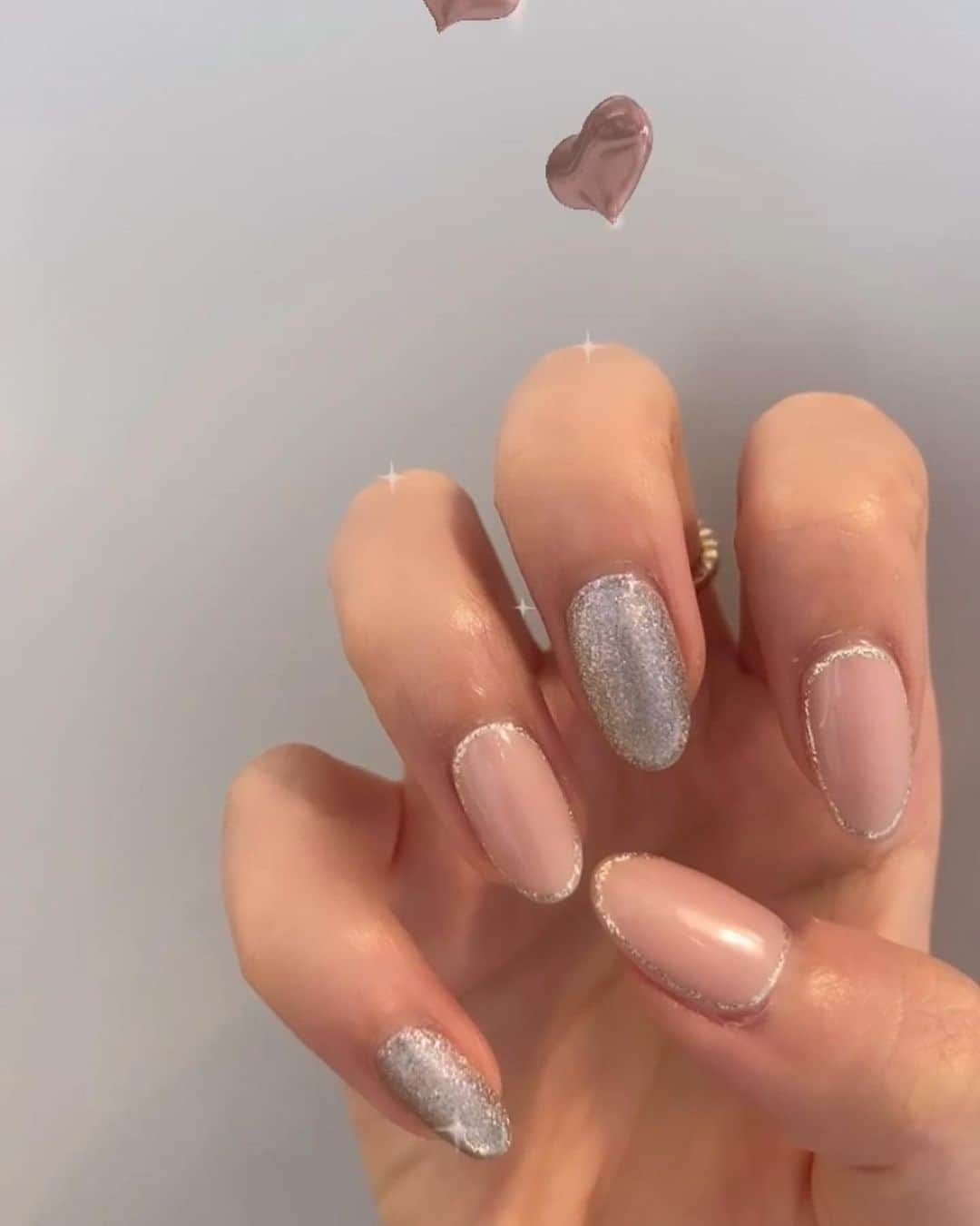 金城愛珠のインスタグラム：「♡ 先月のnail💅 マグネットとゴールドラインが本当に可愛いかった…🫶🏻  @stimu_nail」