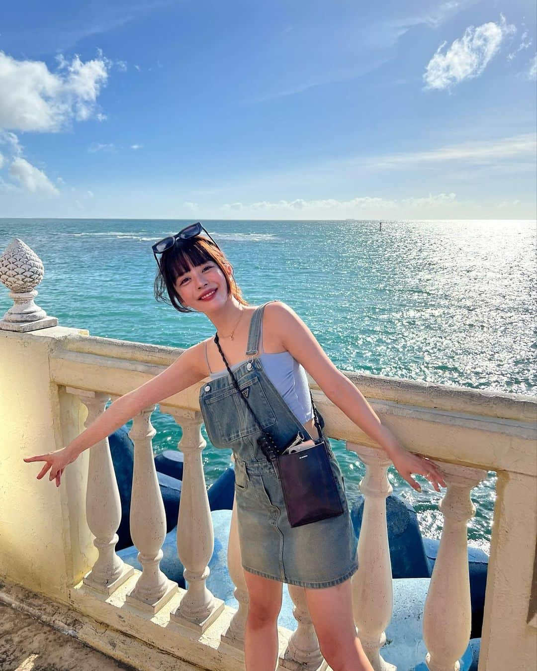 牛江桃子（ももち）さんのインスタグラム写真 - (牛江桃子（ももち）Instagram)「OKINAWA🏝️🩵💙 ⁡ ⁡ 3日間ひたすらにまったりゆったり。一足先に夏を存分に楽しんだ♡ やっぱり沖縄だいすきだな〜〜🌻 Vlog撮ったので、またYouTube UPするね🍉 幸せな時間すぎた〜〜☺︎♡ ⁡ 沖縄で写真いーーーっぱい撮ったから、 しばらく沖縄の投稿つづきます⛵️♡ ⁡ ⁡ ⁡ PS. このコーデお気に入り🪼♡ ⁡ #沖縄旅行 #沖縄観光 #那覇グルメ #那覇観光 #アメリカンビレッジ #沖縄観光スポット #アメリカンビレッジ沖縄」7月9日 22時03分 - momochi.661