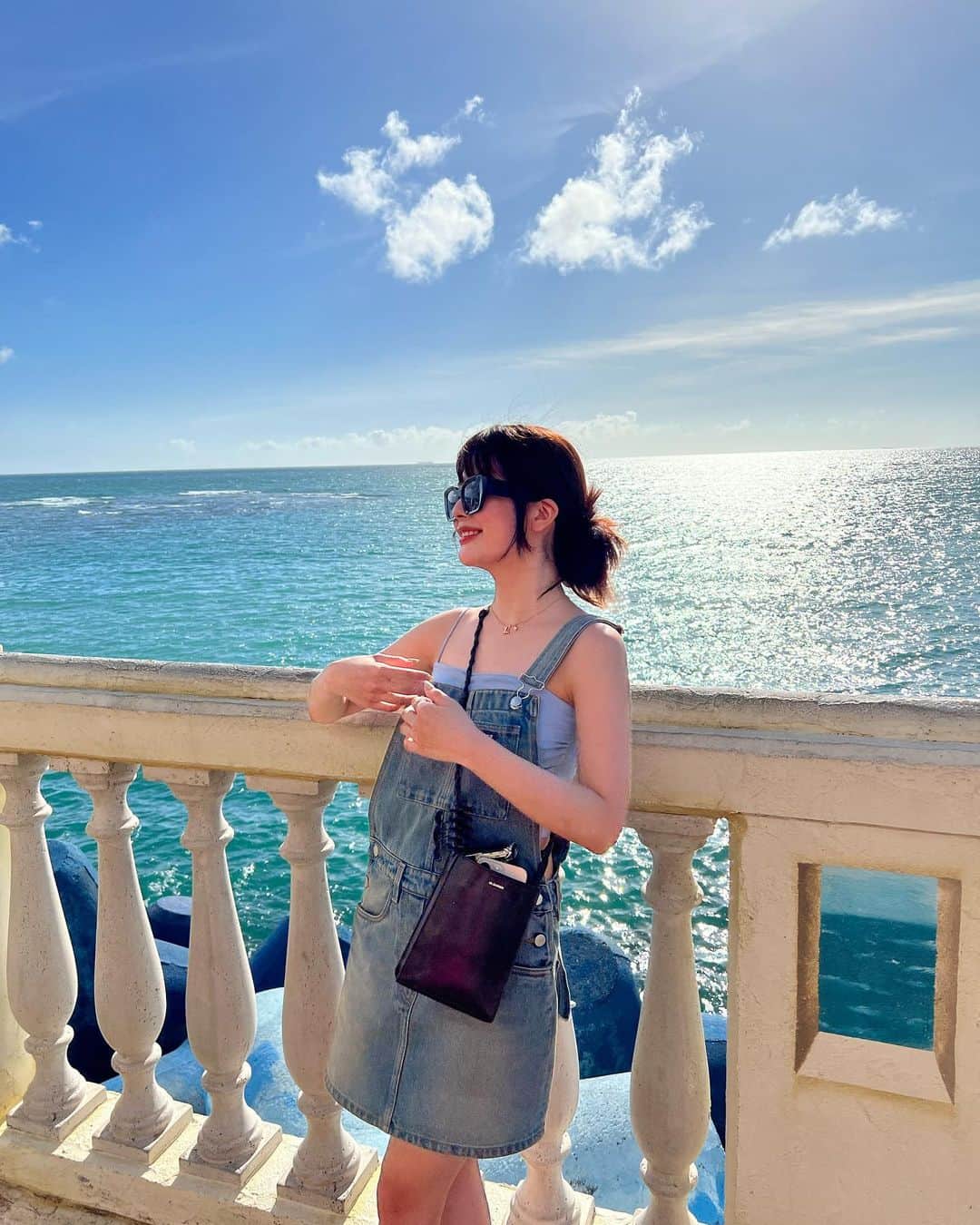 牛江桃子（ももち）さんのインスタグラム写真 - (牛江桃子（ももち）Instagram)「OKINAWA🏝️🩵💙 ⁡ ⁡ 3日間ひたすらにまったりゆったり。一足先に夏を存分に楽しんだ♡ やっぱり沖縄だいすきだな〜〜🌻 Vlog撮ったので、またYouTube UPするね🍉 幸せな時間すぎた〜〜☺︎♡ ⁡ 沖縄で写真いーーーっぱい撮ったから、 しばらく沖縄の投稿つづきます⛵️♡ ⁡ ⁡ ⁡ PS. このコーデお気に入り🪼♡ ⁡ #沖縄旅行 #沖縄観光 #那覇グルメ #那覇観光 #アメリカンビレッジ #沖縄観光スポット #アメリカンビレッジ沖縄」7月9日 22時03分 - momochi.661