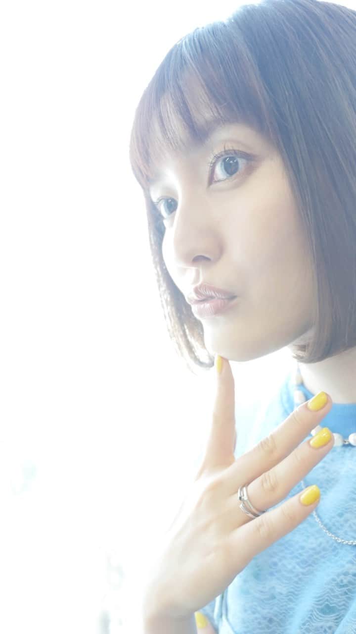 岩井七世のインスタグラム：「💛🩵 たくさん写真撮ってもらった✌︎」