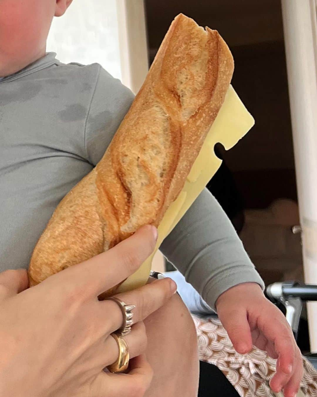 ベハティ・プリンスルーさんのインスタグラム写真 - (ベハティ・プリンスルーInstagram)「Paris dump! 🥖🇫🇷」7月9日 22時23分 - behatiprinsloo