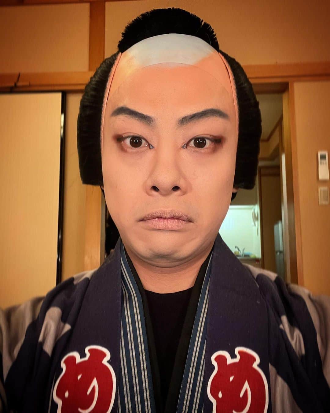 中村種之助のインスタグラム：「. #おもちゃの文次 . 三津五郎のおじさんの襲名興行で倅又八を勤めさせて頂いてから20年とちょっと、 自分が又八を肩車することになるとは思いませんでした。 . 明日は休演日、 無事に千穐楽を迎えられますように。  . #種之助 #歌舞伎座 #神明恵和合取組 #め組の喧嘩 #七月大歌舞伎」
