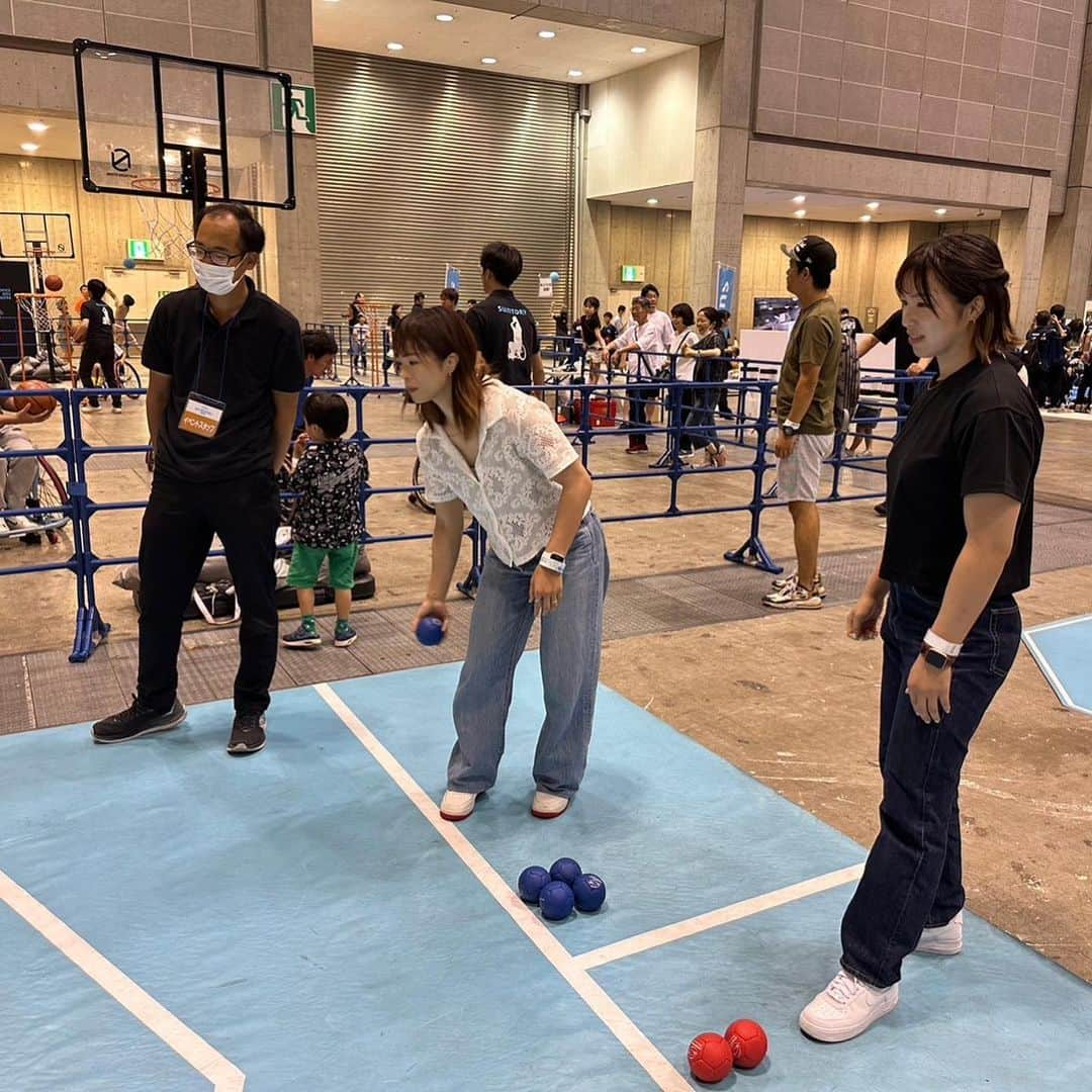 川井友香子さんのインスタグラム写真 - (川井友香子Instagram)「. サントリーグループの会社イベントへ(^-^)🩵 ボッチャ体験とプレモルの神泡体験もして、食べて飲んで、短い時間やったけど楽しかった☺️🍺  本当あたたかい大好きな会社🤲🏻」7月9日 22時29分 - yukako_kawai27