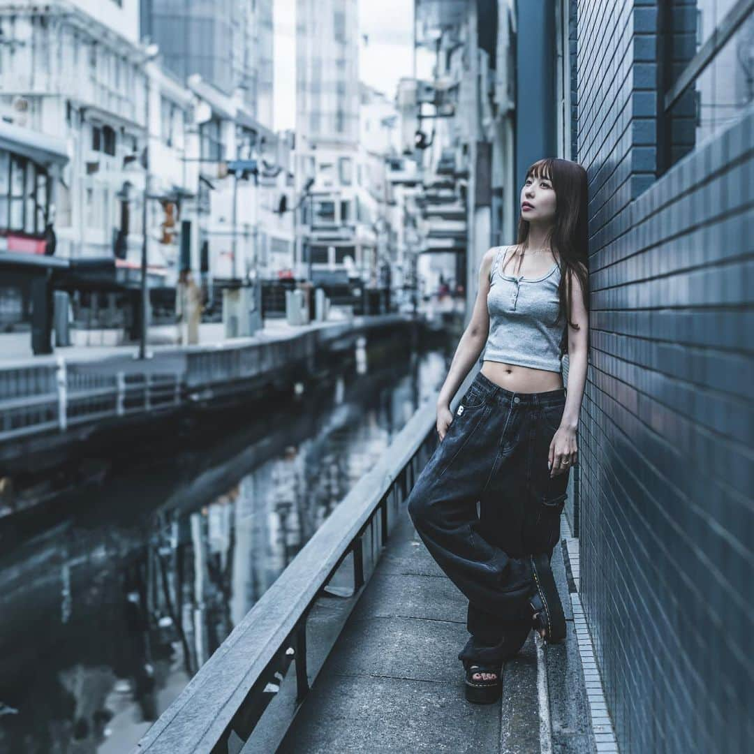 rt8のインスタグラム：「. AIで川を生成してみた😊  📷 THE WORKS model:shion photograph&artwork:rt8  #best_photogram #bestphotogram_portraits #beautiful #model #fashion #japan_photo_now #LIVE8 #everylive #サロモ #mildom #ヘアメイク #撮影依頼募集中 #モデル #撮影 #ポートレート #カメラ #写真撮ってる人と繋がりたい #写真好きな人と繋がりたい #モデル募集 #ポートレート部 #東京カメラ部 #ポートレート女子 #被写体 #ポトレ #ファインダー越しの私の世界 #作品撮り #関西写真部 #モデルさんと繋がりたい #ポートレートしま専科」