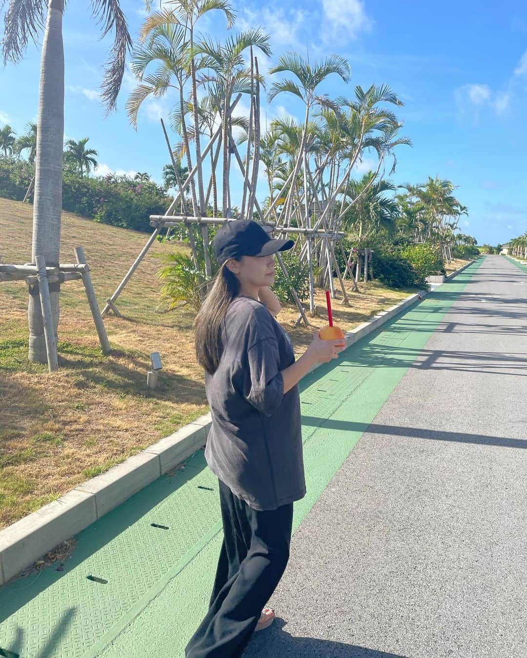 青科まきさんのインスタグラム写真 - (青科まきInstagram)「💭🌴🌪🎐🍹🚶‍♀️☀️」7月9日 22時44分 - maki_aoshina