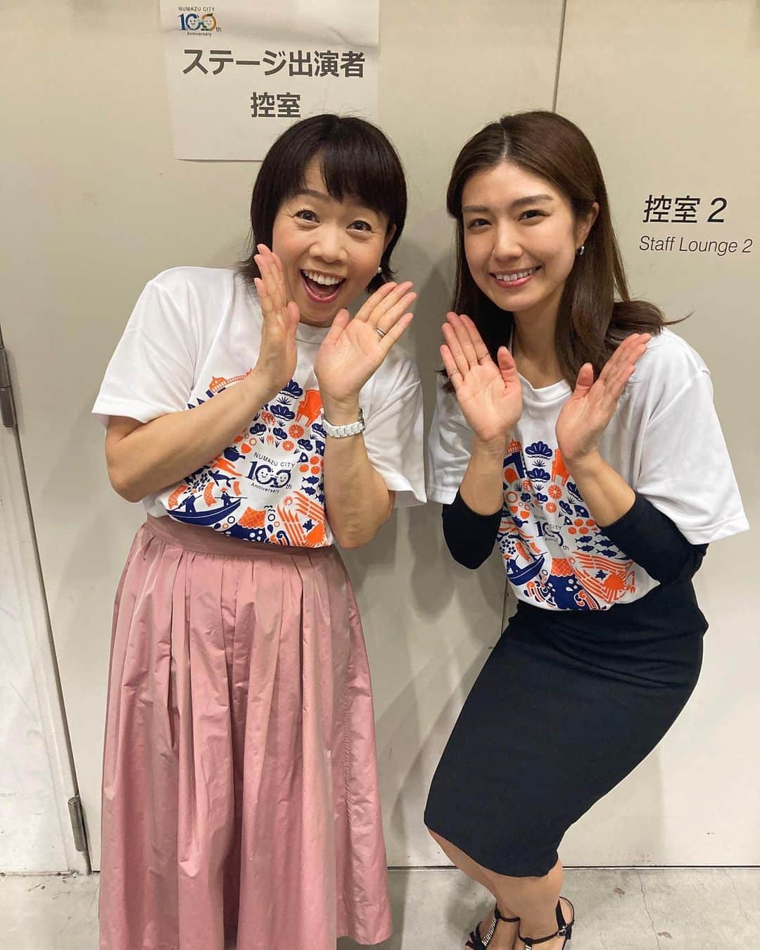 藤木由貴さんのインスタグラム写真 - (藤木由貴Instagram)「本日は #沼津市制100周年記念イベント 最終日✨ "燦々ぬまづ大使" 認証式に出席させて頂きました！ 改めて、いつも応援して下さる皆様のおかげです。ありがとうございます！会場では声を掛けていただいた皆さん、ありがとうございます☺️💓嬉しかったです！！ . そしてステージでご一緒だった皆様✨ 今日のパーソナリティ・MCの久保ひとみさん。初めましてとは思えない程、優しく笑顔で迎えて下さりお話もできました☺️地元静岡の皆さんに愛されているのが分かりました、またお会いしたいです。 そして、今年の記念すべき100周年の燦々ぬまづ大使に磯村勇斗さん、間寛平さんが就任されて今日の認証式に一緒に登壇しました✨ ステージトーク、流石でした！お二人と一緒に沼津を盛り上げていきます！(間寛平さんとタイミングが合わず、お写真撮れなくて残念😭)(同じく燦々ぬまづ大使のAqoursの皆様は昨日が認証式でした😈♪) 別ステージになりましたが、こないだインスタライブコラボをしたさこリッチさんともお会いできました✨もう仲良し？笑　ありがとうございました！またアスル応援もよろしくお願いします🙇‍♀️ . 沼津で素敵な週末を過ごせました🕊️ . #沼津 #ぬまづ #numazu #沼津市 #静岡 #shizuoka #市制100周年 #100周年 #燦々ぬまづ大使 #藤木由貴」7月9日 22時47分 - yuki.grm