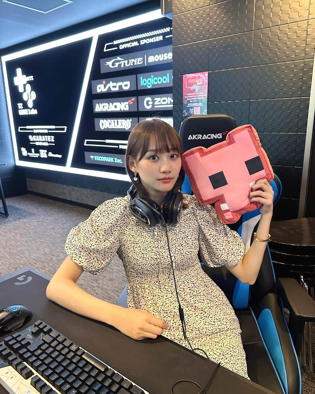 保﨑麗のインスタグラム：「TZ GAME Labs ゲームイベント ありがとうございました！🎮  久しぶりのイベントでみんなに会えて パワーもらえました🤍  ゲーム白熱しすぎて わーきゃーいいすぎて 喉やられました🤔  ピコパークちゃんと オスカー3人娘の写真です🤍」