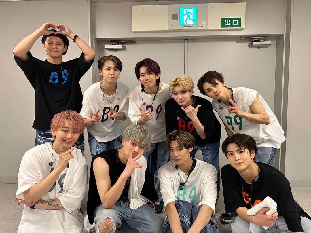 リョウガのインスタグラム：「B9 Unlimited愛知公演2日目終了ッ 皆ありがとう。最高更新完了。 次は大阪や。ほないきまっせぇ〜⤴︎ #b9unlimited」