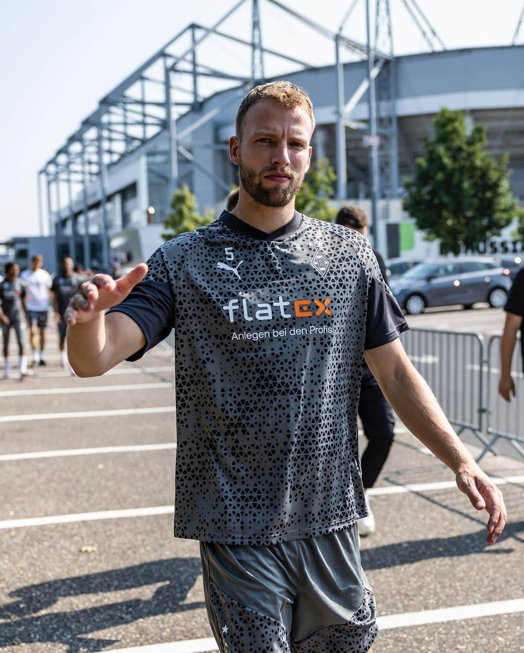 マーヴィン・フリードリヒさんのインスタグラム写真 - (マーヴィン・フリードリヒInstagram)「Trainingsauftakt 🟢⚫️⚪️ @borussia」7月9日 23時01分 - marvinfrd