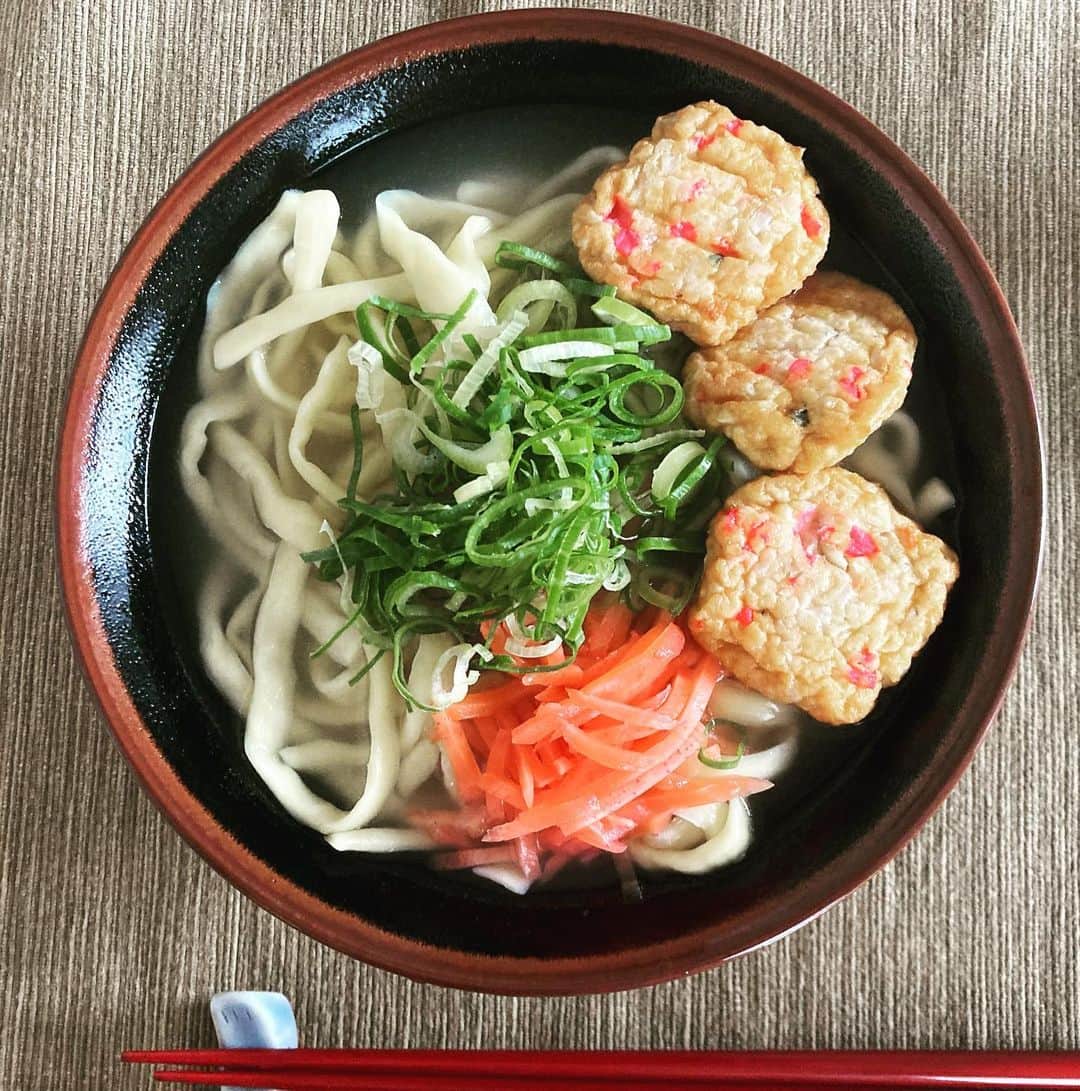 山岸門人のインスタグラム：「沖縄のそば。美味かった〜。」