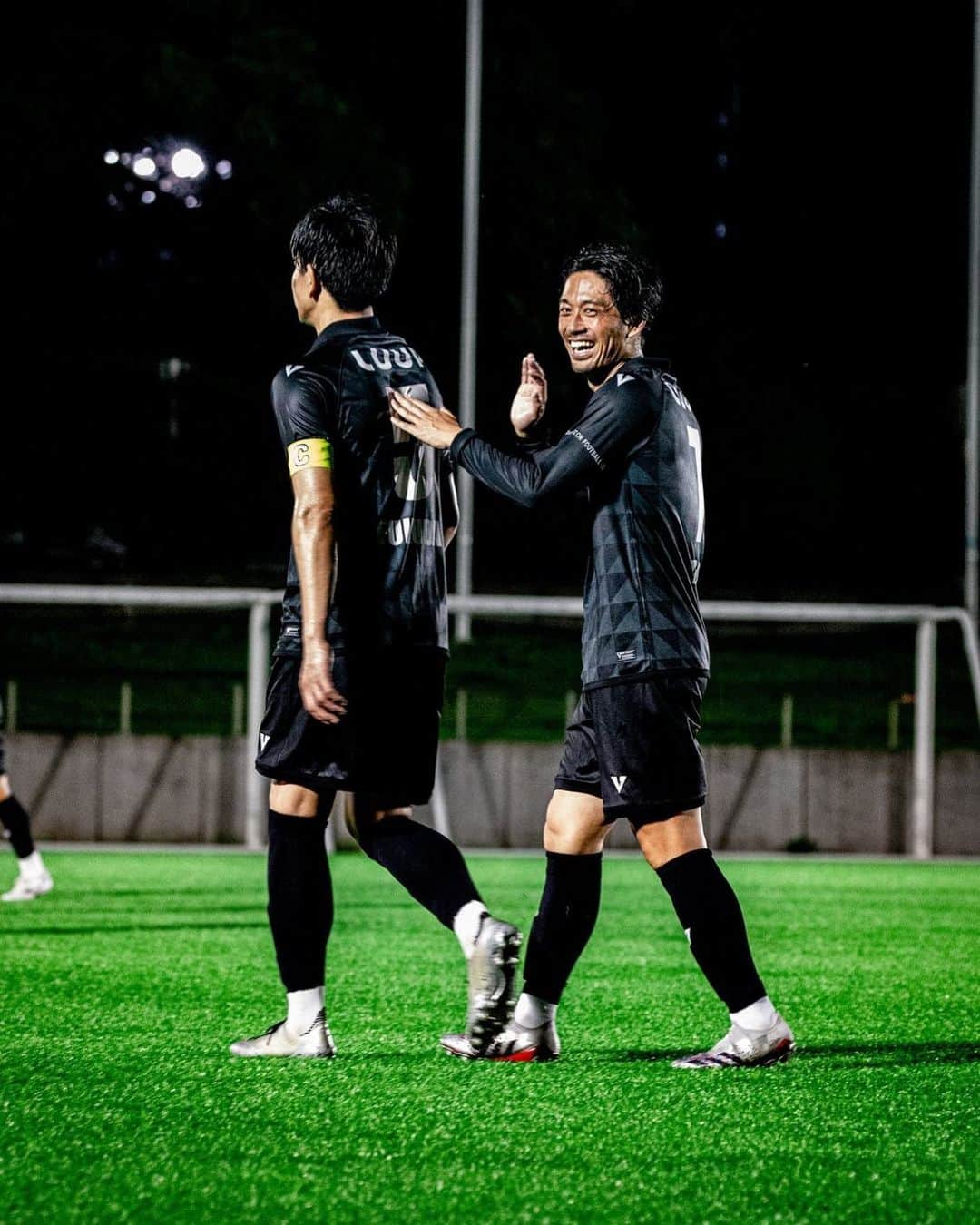 福田健人のインスタグラム：「🖤🤍together🤍🖤 @kento_fukuda_5  @setagayaunited  #setagayaunited  #setagaya  @voltofficial  @volt_japan  @luup.official  photo by @y__stadium  kit designed by @takenogrm」