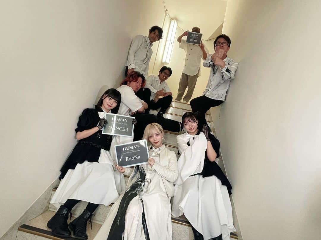 ReoNaのインスタグラム：「「ReoNa ONE-MAN Concert Tour 2023 “HUMAN”」仙台 電力ホール 無事終演…✉️  “HUMAN”ツアーセミファイナル…！ 会場を纏う“一人一人”が生む熱気と、咲き誇る音色たち…🌸 楽しんでいただけましたか…？ ありがとうございました…！  #HUMAN_Tour」