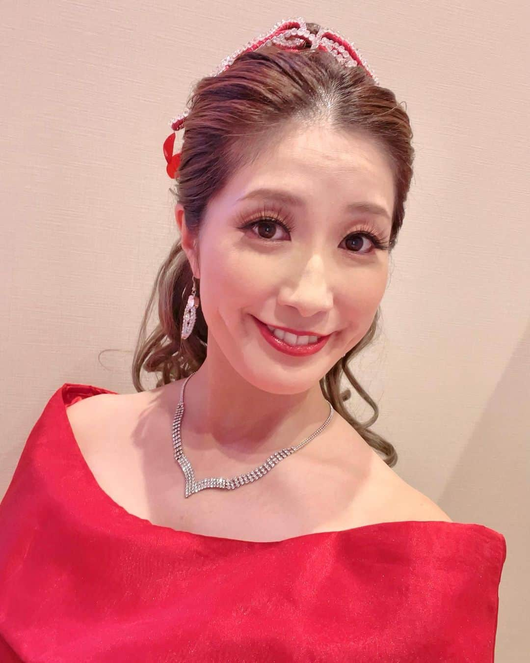 彩花まりさんのインスタグラム写真 - (彩花まりInstagram)「. #三ッ矢直生サロンコンサート 無事に出演しました✨  たくさんの方にご来場いただけて 本当に幸せな時間でした☺️  応援ありがとうございましたー！！  またゆっくり振り返りしていきます （ちなみにエリヘレから振り返れてない😂）  #三ッ矢直生 さん #髙野ピエール さん #彩花まり #宝塚ホテル #たのしかったー！！」7月9日 23時20分 - _mari_ayaka