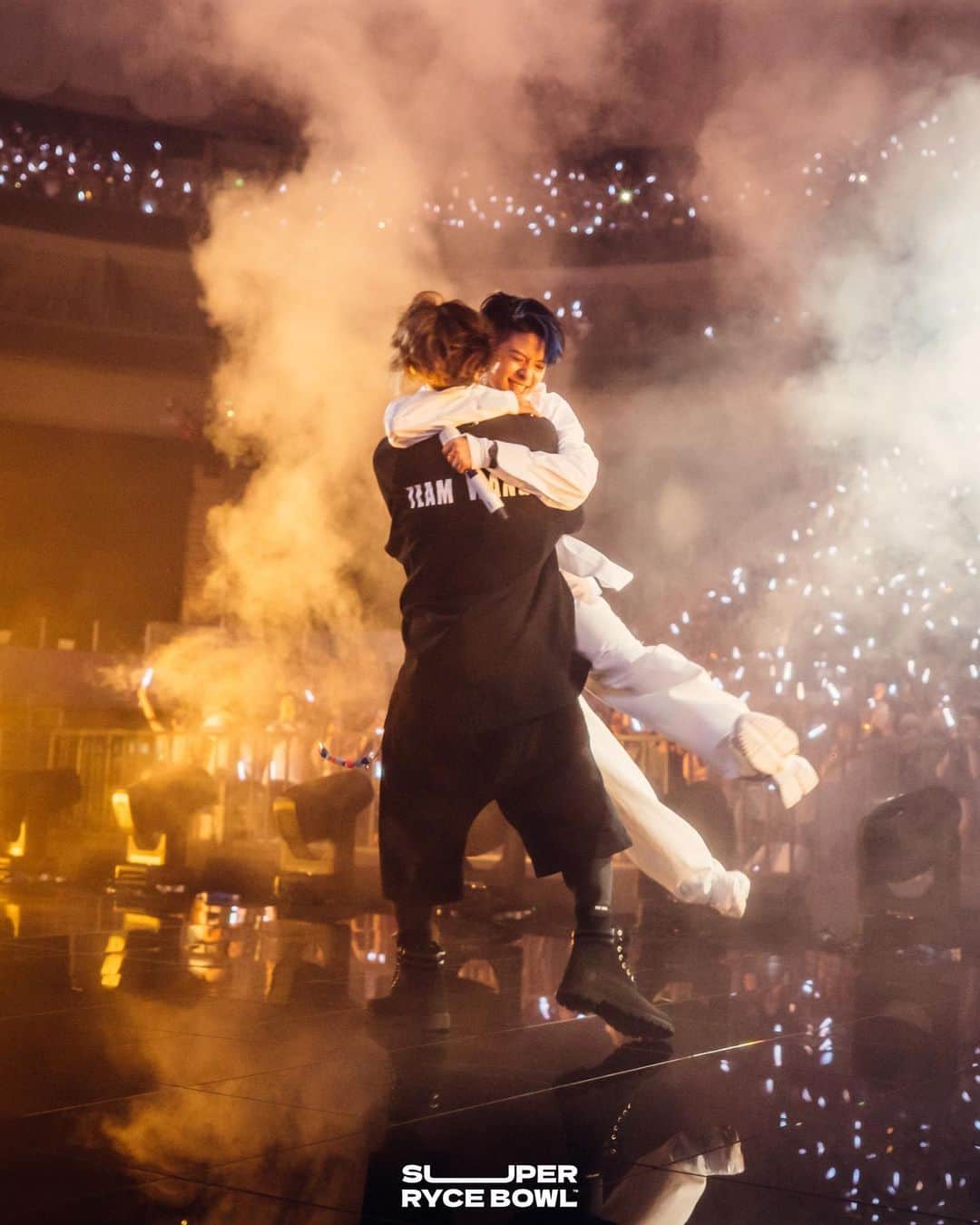 アンバー のインスタグラム：「But why the hell would I want to ever try to live without you?」