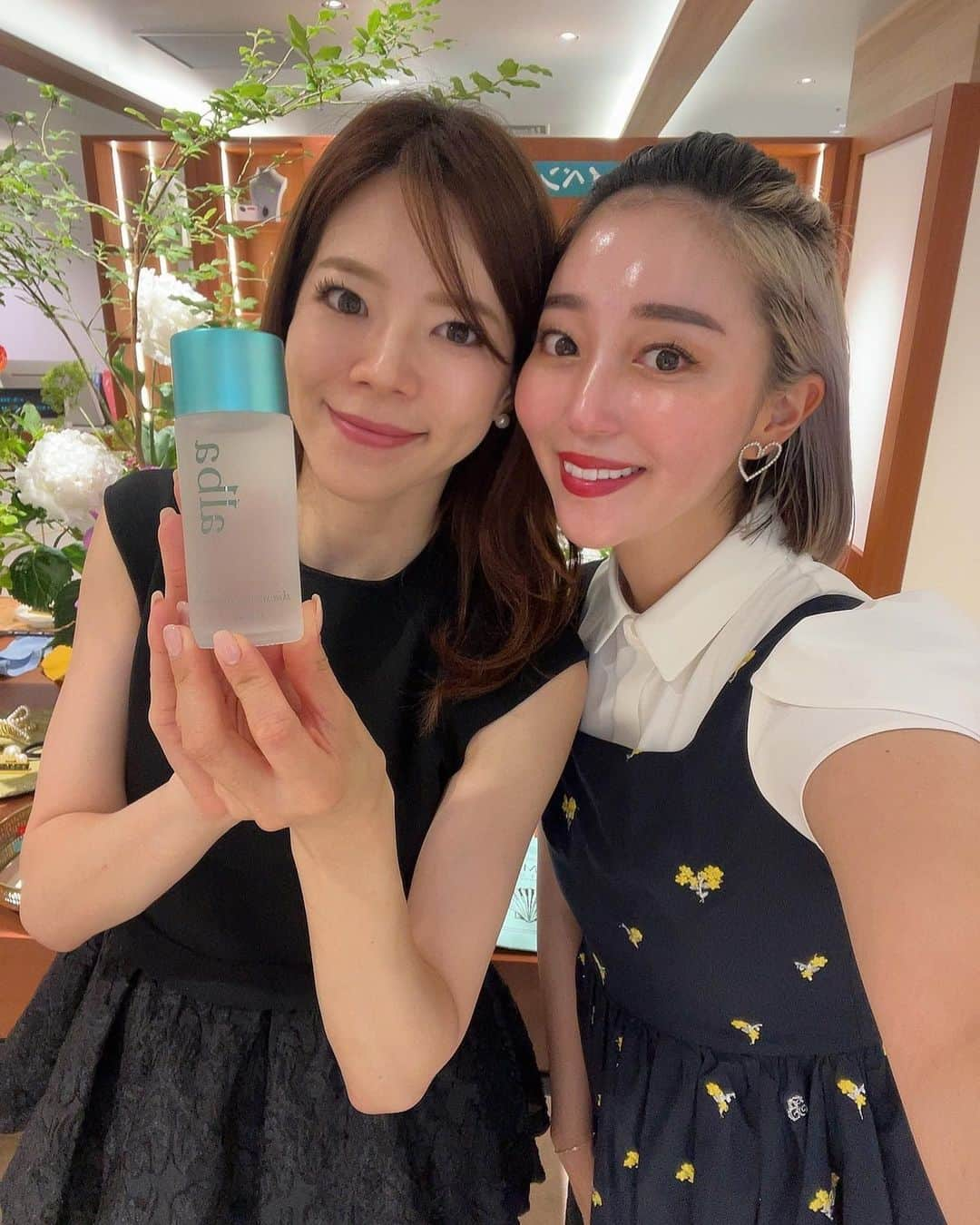 梅谷安里さんのインスタグラム写真 - (梅谷安里Instagram)「５日間のPOPUPが無事終了しました💜 あっという間。 想像以上にたくさんの方に来て頂き お友達をはじめ、slumberの顧客様 Instagramを見てくださってる方 また初めてslumberやAlbaを知って頂く方に お会い出来て嬉しかったです💜 @slumberofficial では久しぶりの。 @albaofficial_2023 で初めてのPOPUP。 普段はオンラインだけなので、 たくさんの皆様に実際に商品を手に取って ご覧頂けてご紹介でき楽しかったです☺️💜 またどこかでPOPUP出来るようこれからも頑張ります。 @asakacha  @823hatsu  @acri_chii  @sy.acri  ５日間お疲れ様でした😍 打ち上げしましょ〜🍺🤭 #Thankyou #周りのみんなに感謝 #slumber#Alba」7月9日 23時58分 - anriworld