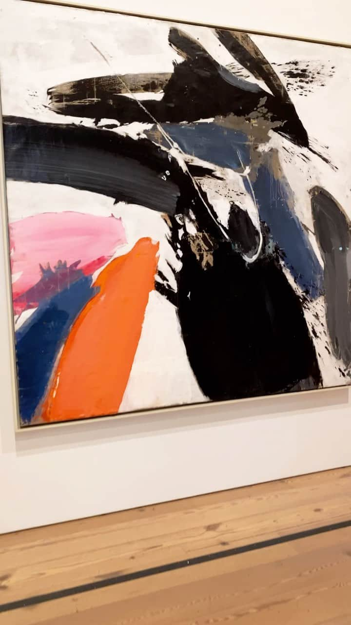 Mayela Vazquezのインスタグラム：「Saturday at @thewhitneymuseum — loved Ed Clark abstract paintings ✨🎨 🖼️ #NewYorkCity #whitneymuseum #edclarkart #abstractart #abstractpainting #weekendinspiration」