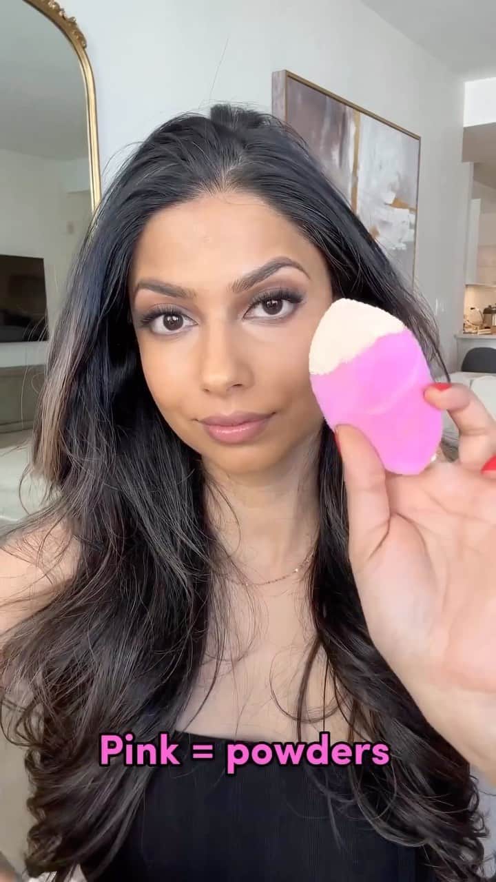 Real Techniquesのインスタグラム：「It's official - the Miracle 2-in-1 Powder Puff is @arshiamoorjani approved ✨  Shop today for a guaranteed smooth, flawless base with our NEW dual-sided puff.  Exclusively at @ultabeauty」