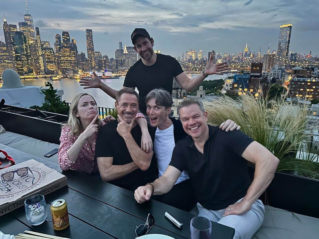 ロバート・ダウニー・Jrのインスタグラム：「Linking up with my Oppenheimer cast mates...wait, is that a Krasinski photo bomb or might there be a surprise cameo???」