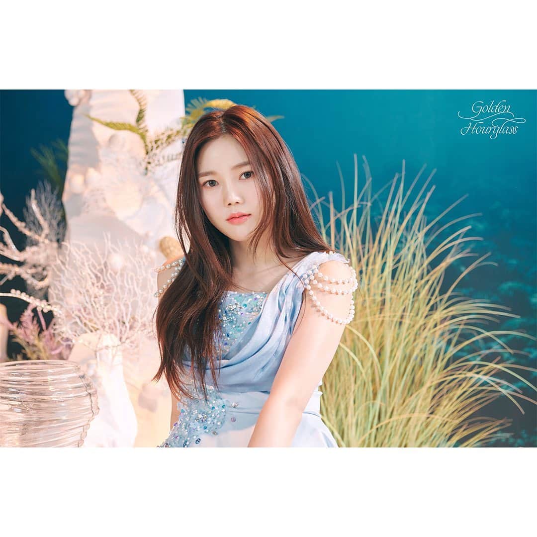 OH MY GIRLさんのインスタグラム写真 - (OH MY GIRLInstagram)「OH MY GIRL 9TH MINI ALBUM [Golden Hourglass]  CONCEPT PHOTO #Wave #효정 #HyoJung  2023.07.24 6PM (KST)  #오마이걸 #OHMYGIRL #OMG #Golden_Hourglass」7月10日 0時03分 - wm_ohmygirl