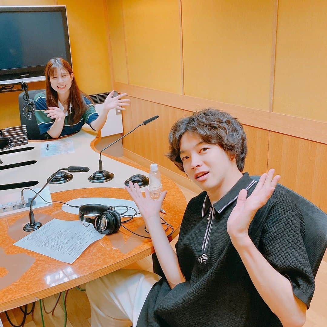 高樹リサのインスタグラム：「. 7/9放送の #FM802 OSAKAN HOT 100 ゲストはimase さんでした✨ @imase11_9  気さくにとても楽しそうにお話してくださるのであっという間のゲストタイム！ 海外からのリアクションについてや、 歌い始めたきっかけ、 楽曲 nagisaやリリースされたばかりのユートピアについても たくさん伺いましたよ〜✨ 今年はサマソニに出演！ 初屋外ライブも楽しみだ〜☀️ . そして今週は3位に楽曲 #儚くない がランクインした SUPER BEAVER 渋谷龍太さんから メッセージが到着！ @superbeaver_official  ホットな小話と、儚くないトークをいただきました🙏 ぶーやんがお誕生日にもらったあるものとは、 映画主題歌、ビーバーらしい1曲でありながら、 聴く人全ての主題歌になってくれる新曲 について🪄 聞き逃した〜という方はぜひ #radiko のタイムフリーで お楽しみください🥳 . 来週のチャートはどうなってるかな〜 来週もあなたのご参加お待ちしてます^ ^❤️‍🔥」