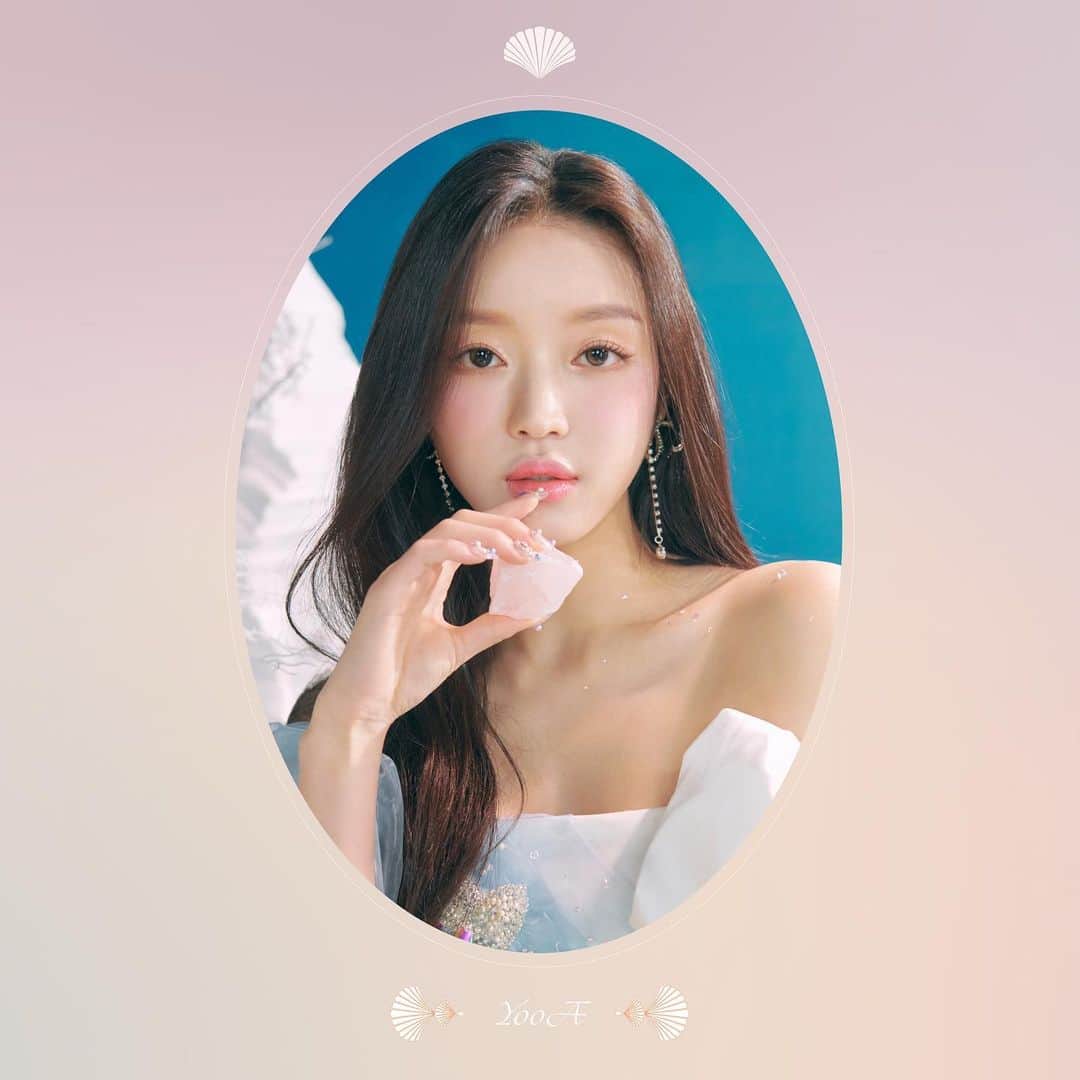OH MY GIRLさんのインスタグラム写真 - (OH MY GIRLInstagram)「OH MY GIRL 9TH MINI ALBUM [Golden Hourglass]  CONCEPT PHOTO #Wave #유아 #YooA  2023.07.24 6PM (KST)  #오마이걸 #OHMYGIRL #OMG #Golden_Hourglass」7月10日 0時05分 - wm_ohmygirl