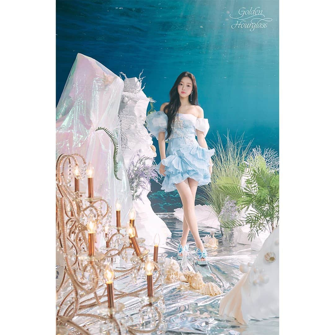 OH MY GIRLさんのインスタグラム写真 - (OH MY GIRLInstagram)「OH MY GIRL 9TH MINI ALBUM [Golden Hourglass]  CONCEPT PHOTO #Wave #유아 #YooA  2023.07.24 6PM (KST)  #오마이걸 #OHMYGIRL #OMG #Golden_Hourglass」7月10日 0時05分 - wm_ohmygirl