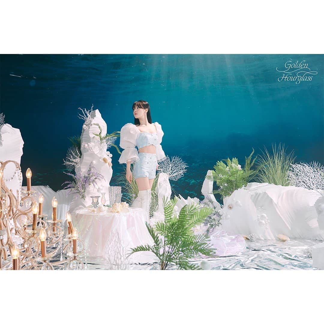 OH MY GIRLさんのインスタグラム写真 - (OH MY GIRLInstagram)「OH MY GIRL 9TH MINI ALBUM [Golden Hourglass]  CONCEPT PHOTO #Wave #승희 #SeungHee  2023.07.24 6PM (KST)  #오마이걸 #OHMYGIRL #OMG #Golden_Hourglass」7月10日 0時06分 - wm_ohmygirl