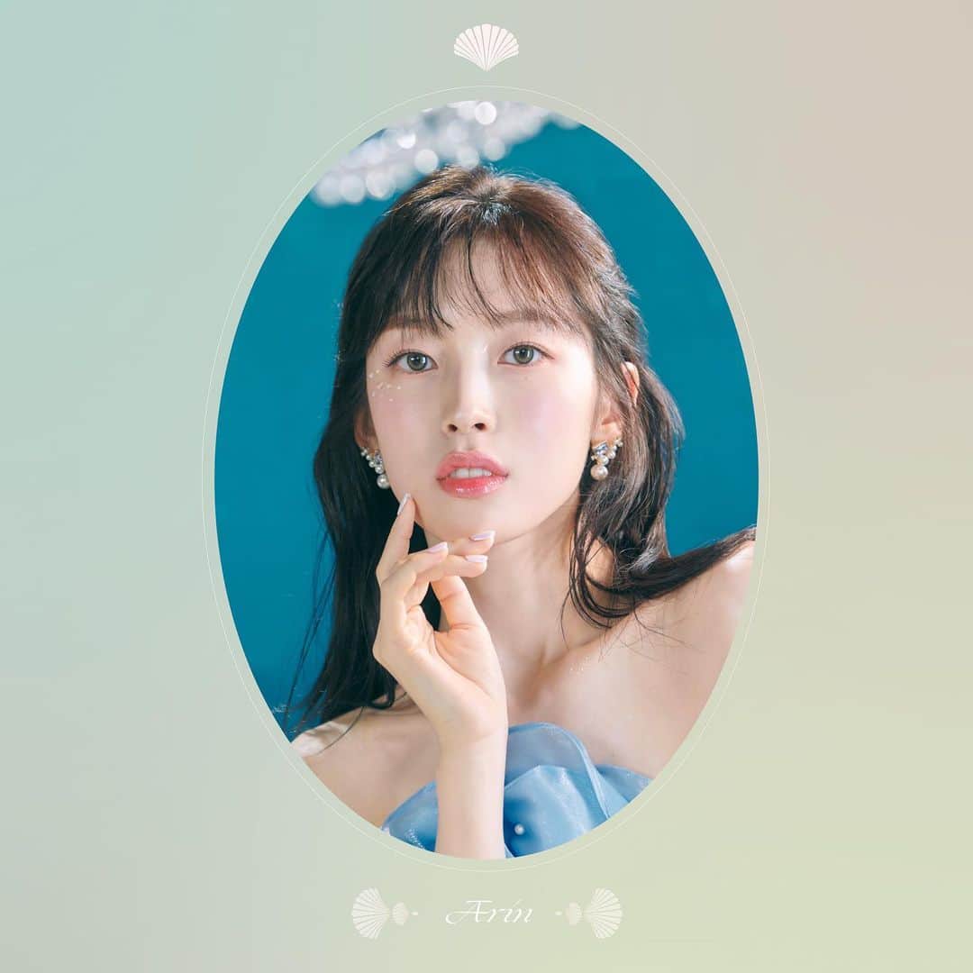 OH MY GIRLさんのインスタグラム写真 - (OH MY GIRLInstagram)「OH MY GIRL 9TH MINI ALBUM [Golden Hourglass]  CONCEPT PHOTO #Wave #아린 #Arin  2023.07.24 6PM (KST)  #오마이걸 #OHMYGIRL #OMG #Golden_Hourglass」7月10日 0時08分 - wm_ohmygirl