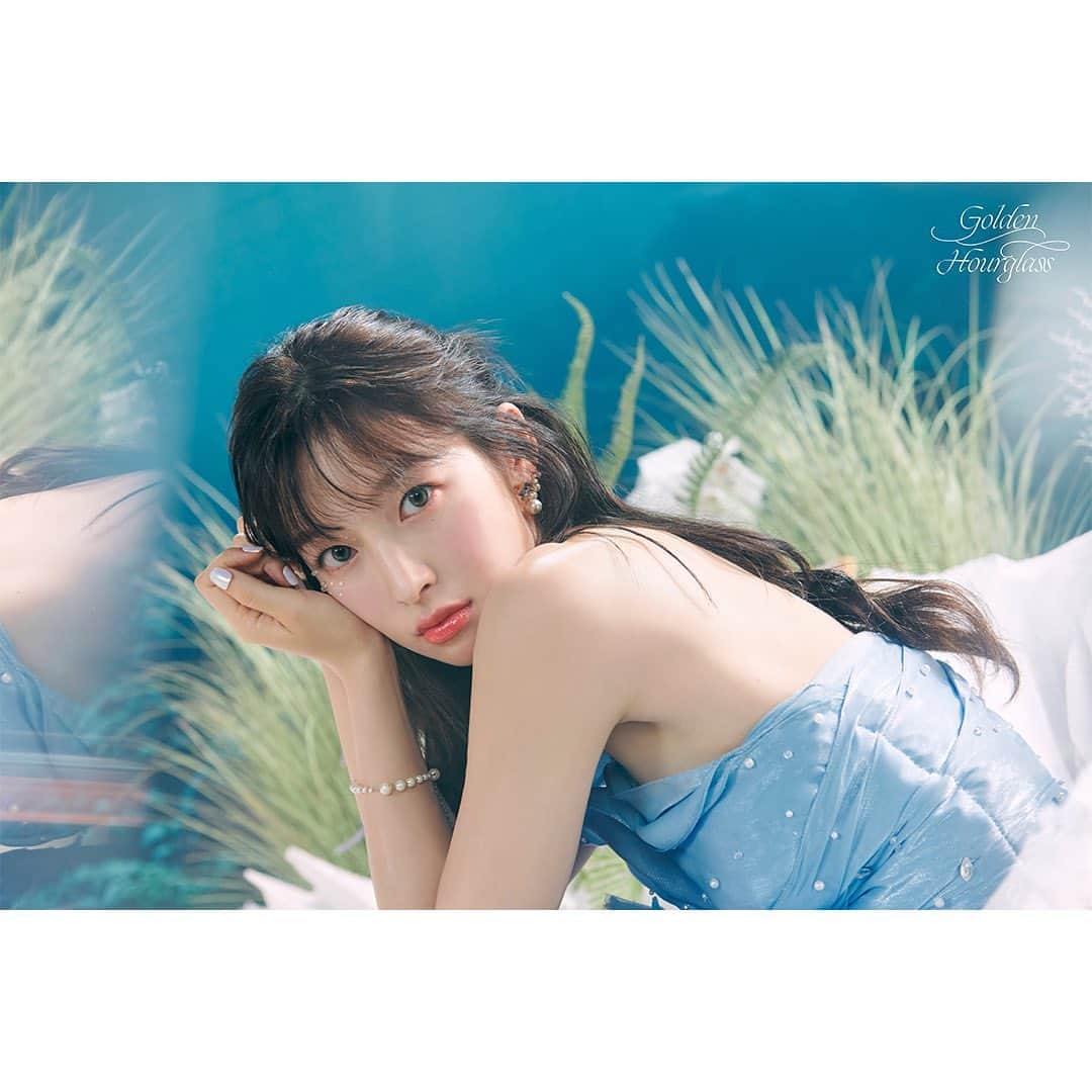OH MY GIRLさんのインスタグラム写真 - (OH MY GIRLInstagram)「OH MY GIRL 9TH MINI ALBUM [Golden Hourglass]  CONCEPT PHOTO #Wave #아린 #Arin  2023.07.24 6PM (KST)  #오마이걸 #OHMYGIRL #OMG #Golden_Hourglass」7月10日 0時08分 - wm_ohmygirl