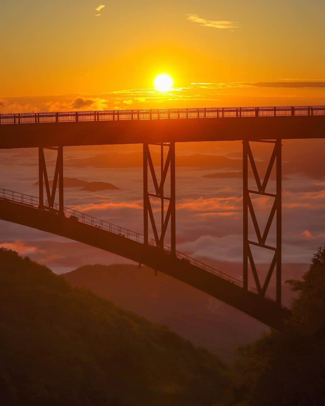 Rediscover Fukushimaさんのインスタグラム写真 - (Rediscover FukushimaInstagram)「Summers in Japan have a reputation of being hot and humid, but that doesn’t mean you cannot enjoy a summer trip. Here are some ideas for summer travels in Fukushima:  1️⃣ ‘Mugenkyo No Watashi’ is a leisurely boat ride in which you can cross the Tadami River, located in the Western area of Fukushima (reservations can be done through our website - link in stories).  2️⃣ A truly breathtaking view of Oshi Village in Kaneyama Town taken from a place called Shirifuki Pass.🏠🏘️  3️⃣ Lake Inawashiro is a great place to cool down! This photo is from the Tenjinhama area of the lake.  4️⃣ While in Fukushima, don’t forget to look up at the sky at night! This photo was taken at the Akabeko Park in Aizu-Wakamatsu City. 🌠  5️⃣ The Sannokura Plateau Sunflower Field in Kitakata typically blooms from early August! 🌻  6️⃣ The Soma Nomaoi Festival in Minamisoma City features a unique display of horseback riders. 🐴　The festival is scheduled for July 29 (Sat.), 30 (Sun.) and 31 (Mon.) this year. Tickets can be purchased on-site on the day of the event.  7️⃣ Yanaizu Town is one of the many towns and villages along the JR Tadami line. The town is a lovely place to spend a summer afternoon walking around, trying its specialty foods, or trying an ‘akabeko’ painting experience!  8️⃣ This is the Reconstruction Restaurant District in Iwaki, a city in the coastal area. Here, you will find restaurants that were affected by the disaster in 2011, as well as others that started their business here to support the area’s recovery. Simply by enjoying a meal and having a good time, your visit helps the area’s reconstruction.🍶  9️⃣ Visiting Fukushima on August 5th/6th this year? Don’t miss the Lake Numazawa Festival in Kaneyama Town (more 2023 summer event dates/info on our website!).  🔟Tsubakuro Valley in Fukushima City is a popular stop on the way to the Bandai-Azuma Skyline.   If you’ve visited during the summer before, what are your recommended spots? Let us know in the comments, and you’ll be helping other travelers make the most of their time here!  Credit for Pictures 1, 2, 4 &10: Tohoku Tourism Promotion Organization © 一般社団法人東北観光推進機構」7月10日 11時16分 - rediscoverfukushima