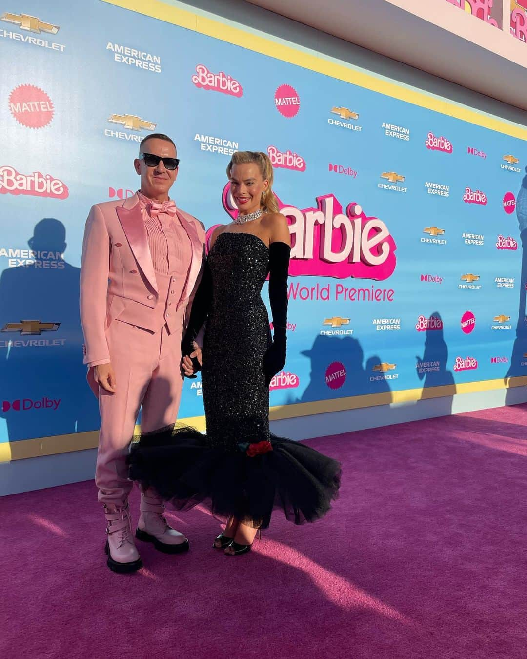 ジェレミー・スコットのインスタグラム：「ON THE PINK CARPET WITH MY FAVORITE BARBIE MARGOT ROBBIE 💘@barbiethemovie #BARBIETHEMOVIE 🎥」