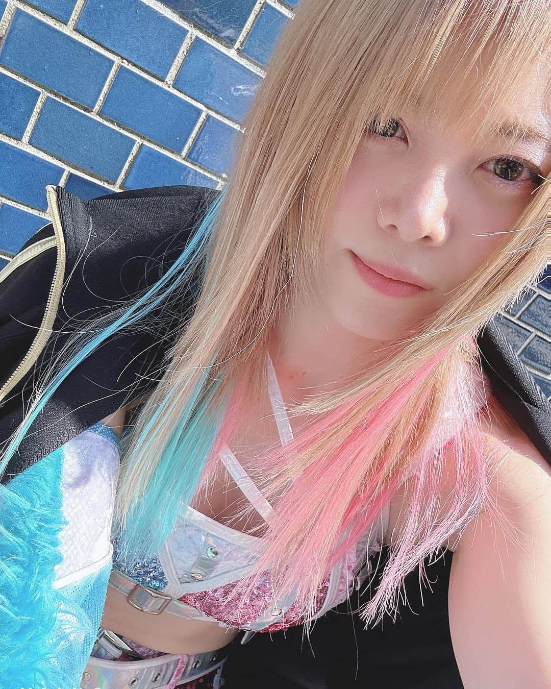 岩谷麻優のインスタグラム：「#家出レスラー　撮影中  7.24後楽園ホールでの撮影 沢山のお客様に協力して頂きたいです🙇!!  本当にこの映画にかけてます。 本当に本当にいい映画になるように皆凄い頑張ってくださってる。  あの日のように満員の後楽園で撮影したいです！！エキストラ応募は👇 form.bushiroad.com/form/2023-0724… よろしくお願い致します🙇🥺✨」