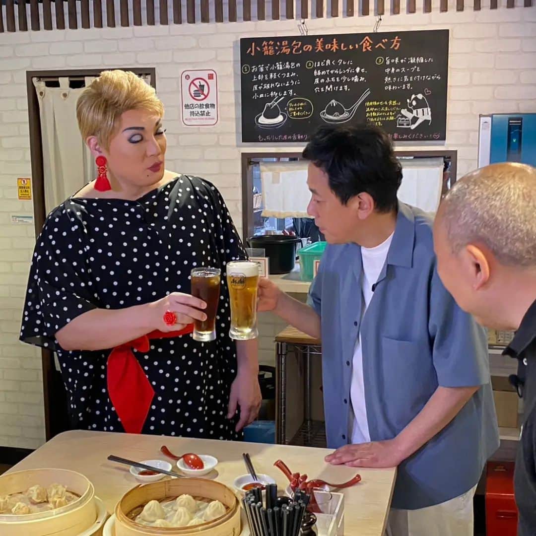 ナジャ・グランディーバstaffさんのインスタグラム写真 - (ナジャ・グランディーバstaffInstagram)「おはようございます！ 今週も#ウラナジャ 始まります😌  今日のウラナジャは、大同行・台湾タンパオさんへ。 このお店、南京町の案内役である欧さんのお店です。 小籠湯包の中から出てくるスープが美味しすぎてチューチュー吸わずにはいられない２人でした  #ウラナジャ #ウラウラ #浦川泰幸 #ナジャ・グランディーバ #南京町 #大同行・台湾タンパオ南京町店」7月10日 9時46分 - nadja_grandiva_staff