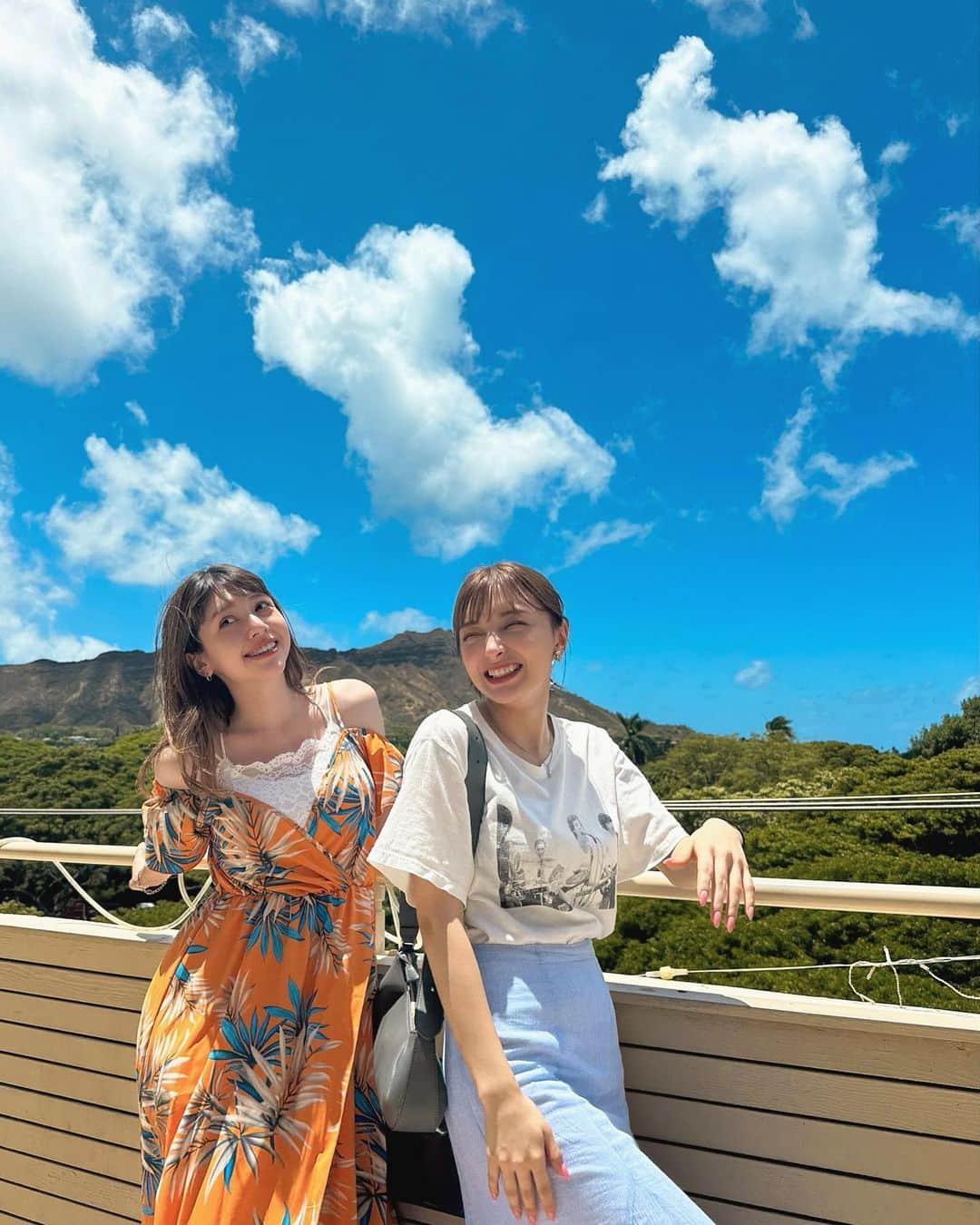峯りあなのインスタグラム：「えりかちんとダイヤモンドヘッド⛰」