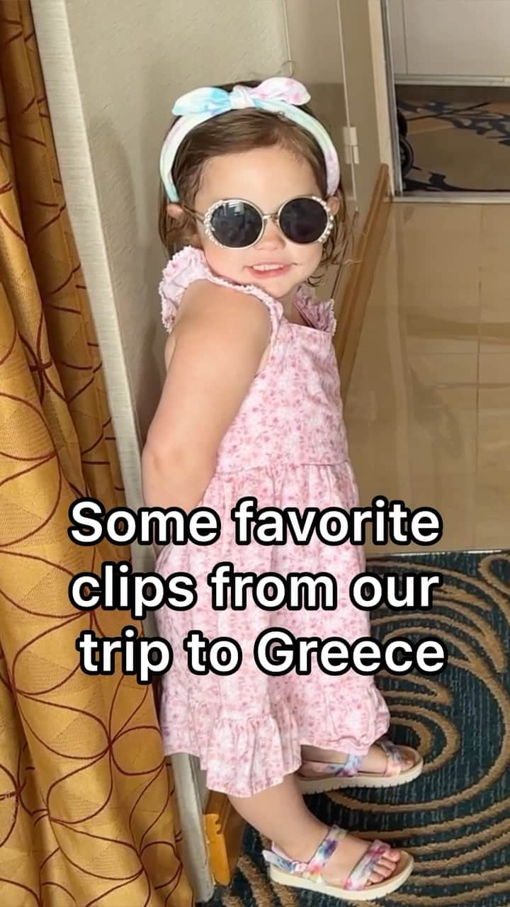 ショーン・ジョンソンのインスタグラム：「full video on YouTube 🙂 #greece #travel #family #trip」