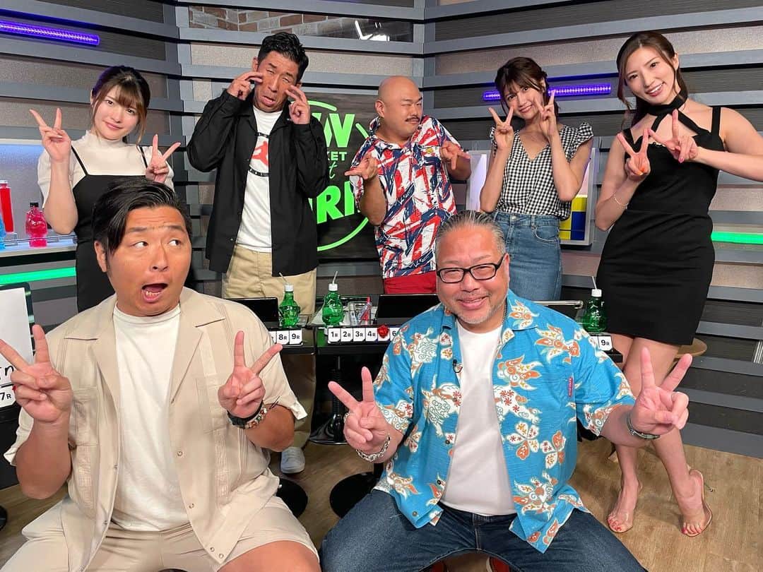 松嶋えいみさんのインスタグラム写真 - (松嶋えいみInstagram)「昨夜の  #ミッドナイト競輪 ありがとうございました🙇‍♀️万車券連発で難しいレース予想でした🥹 モグモグチャレンジは蟹！！！中々当てれず食べれず…再再々チャレンジでやっとありつけました😋(笑)カニ最高でしたぁ~~~🦀💓  函館サマーナイト楽しみですね🎇✨  #AbemaTV #函館競輪場」7月10日 10時46分 - eimi_matsushima