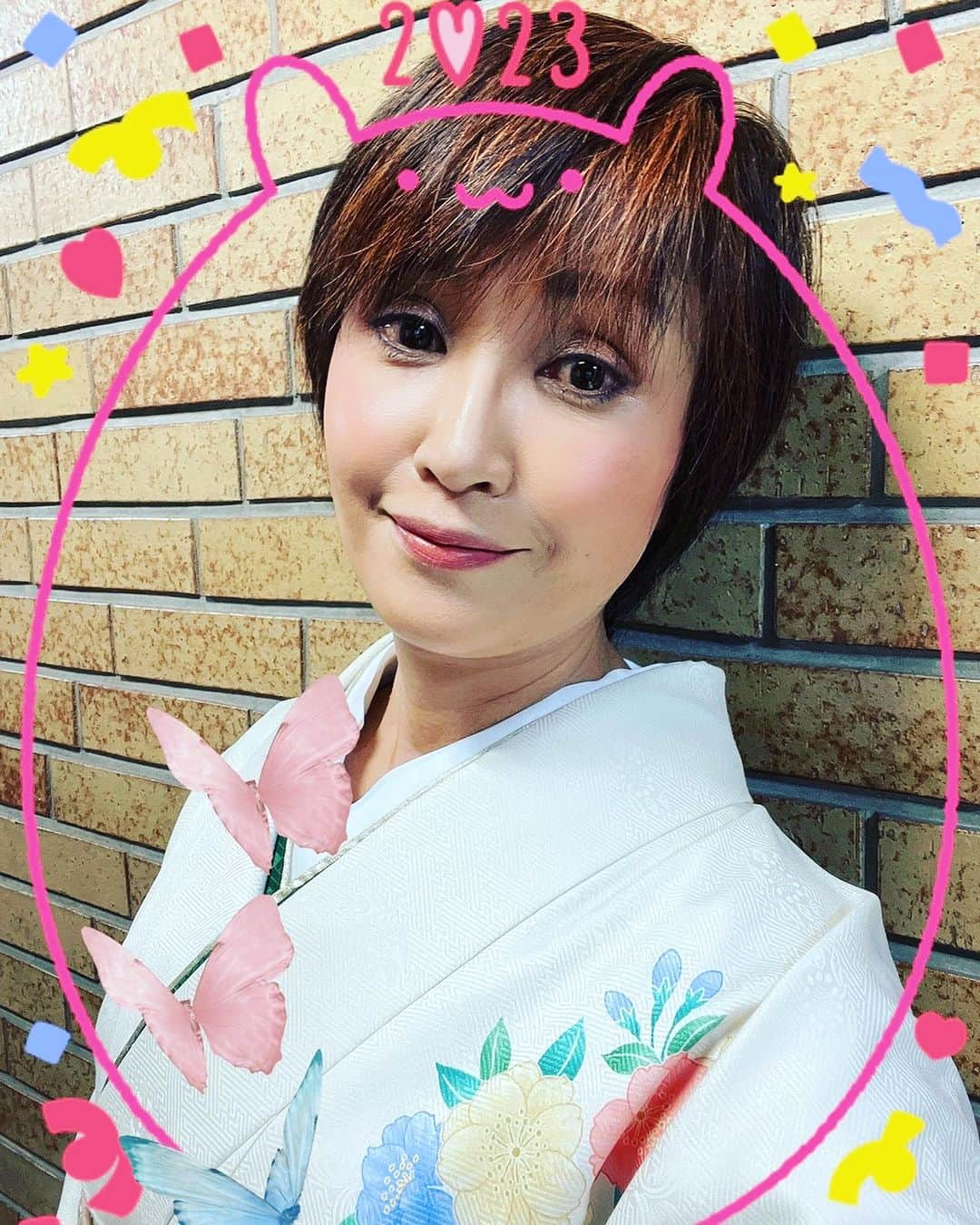 萩原佐代子さんのインスタグラム写真 - (萩原佐代子Instagram)「7月10日ウルトラマンの日  コロナ禍直前 ブラジルのイベントで 『あなたのTVを見て、悪い道に行くのをやめた』泣きながら教えてくれた初対面のブラジルの方々。この時に、“自分は無価値じゃない、生きてて良いんだ！”と 私が勇気をいただきました。 この日をきっかけに、“生かされている”事を知る人生になりました。 ありがとう、ウルトラマン、ユリアン王女🙏  #ウルトラマンの日 #ウルトラマン80 #ユリアン王女 #星涼子 #星涼子隊員 #みんなウルトラ兄弟 #円谷プロ #萩原佐代子   July 10 Ultraman Day  Just before the corona disaster event in brazil Brazilian people I met for the first time told me while crying, "I stopped going down the wrong road by watching your TV." At this time, I thought, "I'm not worthless, it's okay to live!" I got the courage Triggered by this day, it became a life to know that "I am alive". Thank you, Ultraman, Princess Julian🙏  #UltramanDay #Ultraman80 #PrincessJulian #RyokoHoshi  #everyoneultrabrothers #tsuburayaproductions  #sayokohagiwara」7月10日 10時51分 - hagiwarasayoko