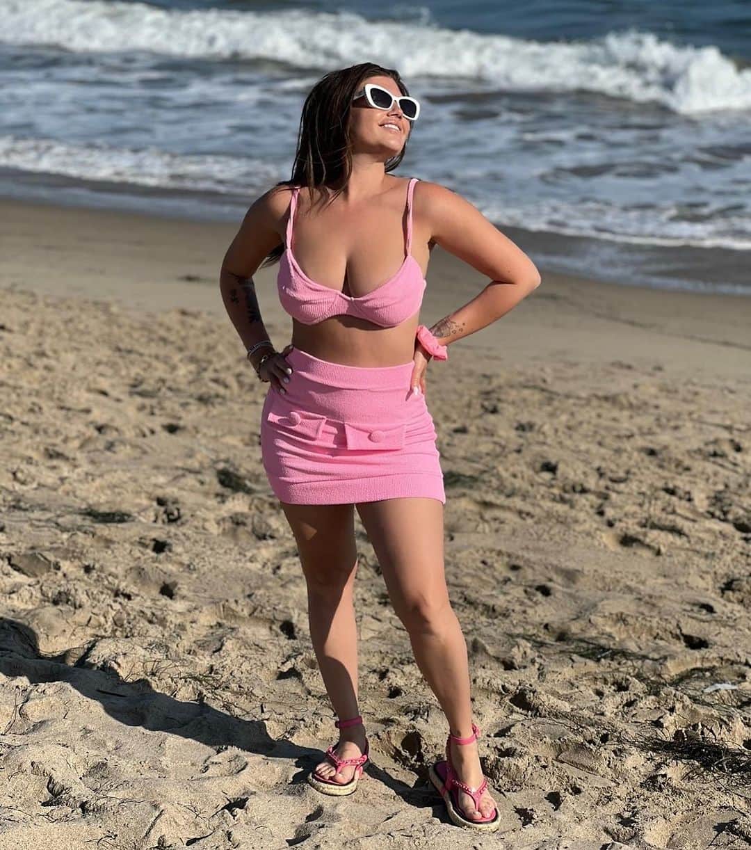シャネル・ウエスト・コーストのインスタグラム：「Malibu Barbie 🌊💕 Fave 1-5?」